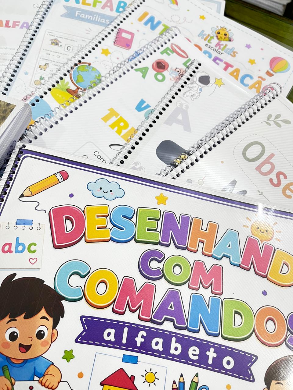 Materiais escolares infantis personalizados