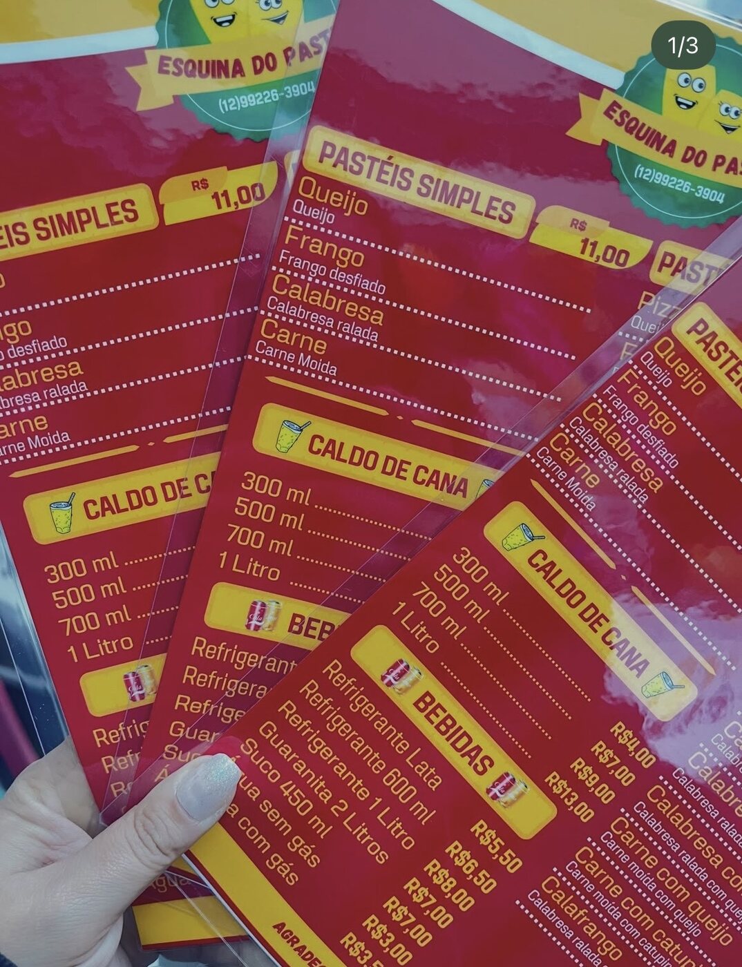 Cardápios personalizados impressos em formato maior